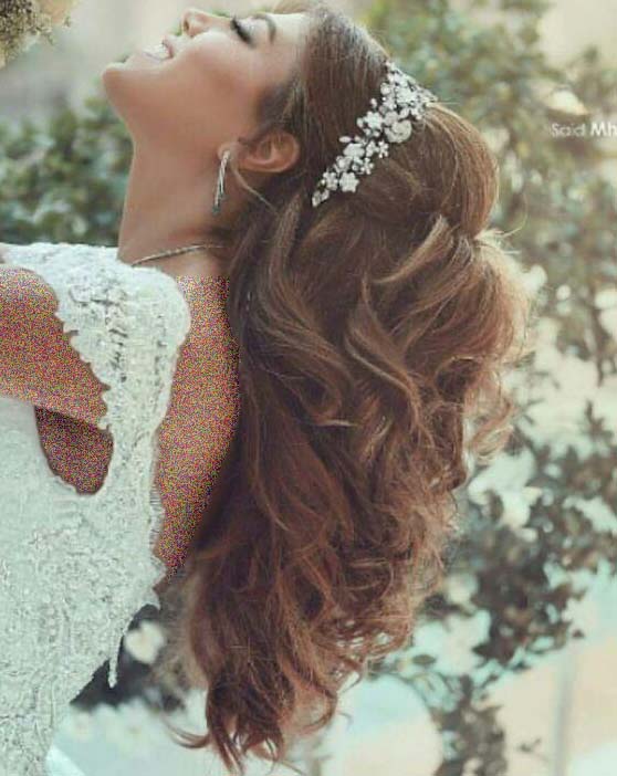 بلند کردن موی عروس در شب عروسی با اکستنشن مصنوعی مو
